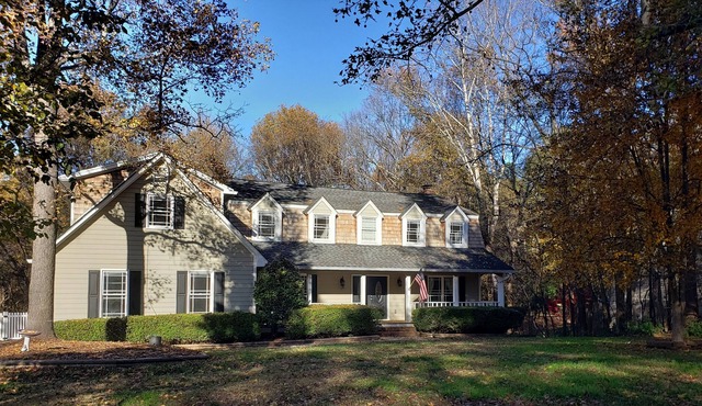 Premium Private Family Home: Pool, Hot Tub & Arcades! NOT A PARTY HOUSE!
