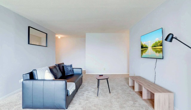 Prime Arlington Apt – Walk to Crystal City Metro