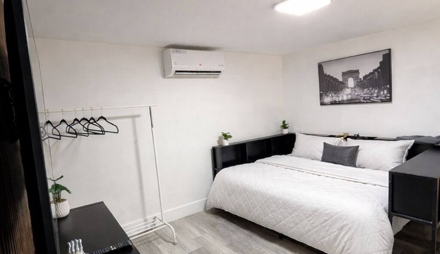 PrimeStay in Modern Studio in Prime Location