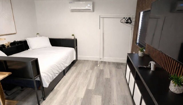 PrimeStay in Modern Studio in Prime Location