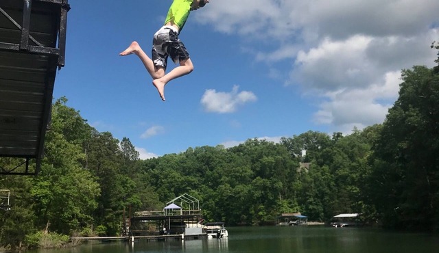 Private 2-story Dock w/Deep H2O on No-Wake Zone, Hot Tub, Pool, Ping Pong