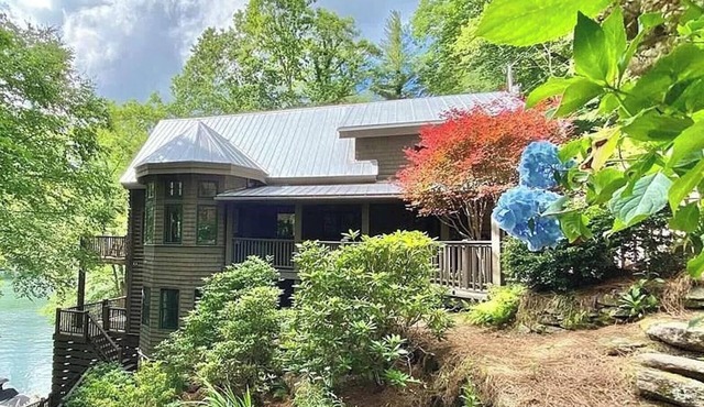 Private Dock. Hot Tub Under the Stars. | Sparkling Waters Lakefront Retreat