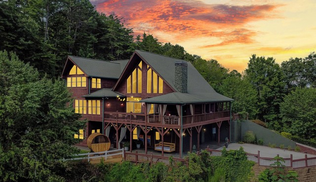 Private Estate Hot Tub Sauna Game Room Theater Pickleball Epic Views