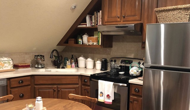 Private fully functional apartment w/easy access to local activities