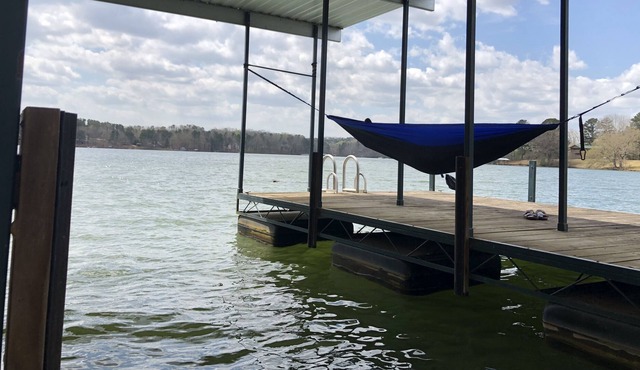 Private Lakefront Mountain Home With a Covered Dock