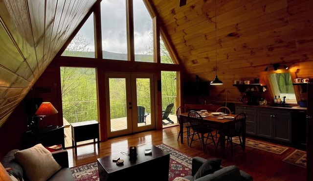 Private Mountain View Alpine A-Frame 8 miles to Snowshoe
