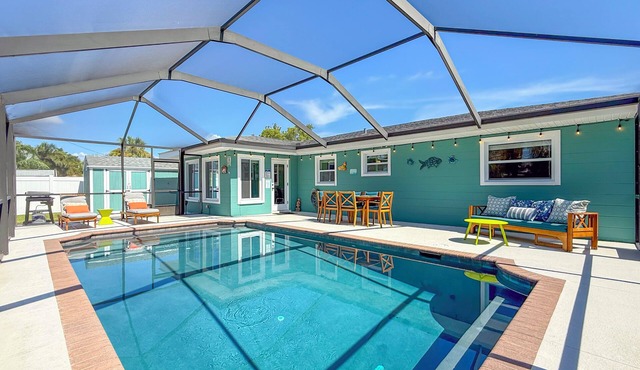 Private Pool Newly Renovated 5 mins to the Beach