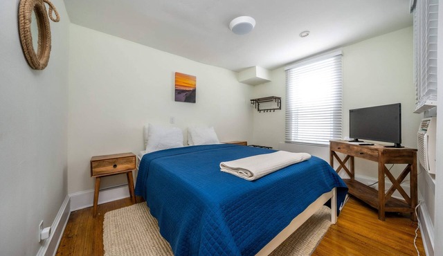 Private Queen Suite 1 Block to Beach & Asbury | Renovated Victorian | 1000 Mb.