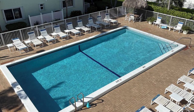 Private Sandy Beach Access & Heated Pool ~ 2BR ~ Key Colony Beach ~ 1st FL