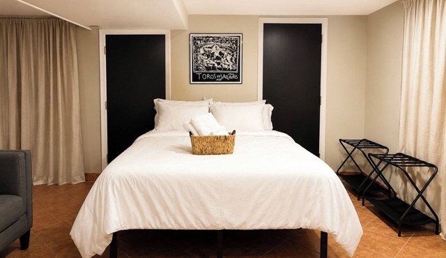 Private Studio Near NYC, EWR & MetLife Stadium