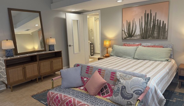 Quiet, charming cottage central to all things Savannah