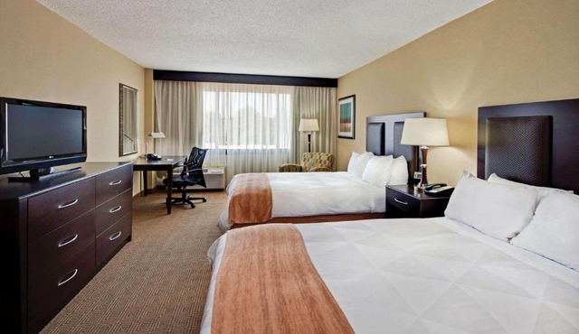 Radisson Hotel Freehold