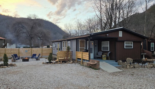 Rambler's Rest - Creekview 2bdr, 2ba near Cherokee Nat forest - Hampton TN
