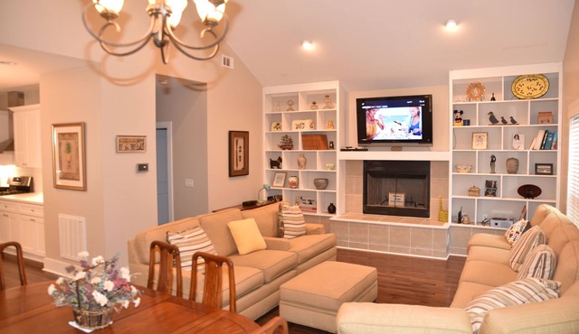 Ranch, 6 bedrooms and 5 baths home near Parris Island and Beaufort is beautiful.