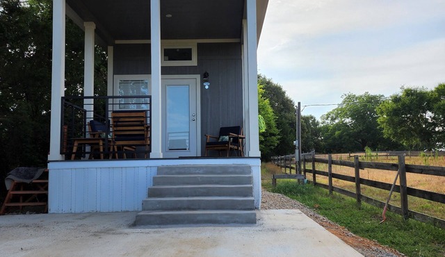 Ranch Cabin Modern Tiny home on beautiful Ranch! in Tyler