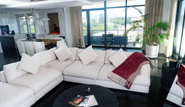 Rare! XL Luxury Penthouse Buckhead/Midtown 2 Bed 2.5 Bath
