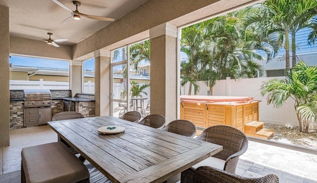 RBV #317💕Gorgeous Townhome with Hot tub - across the street from beach🩴