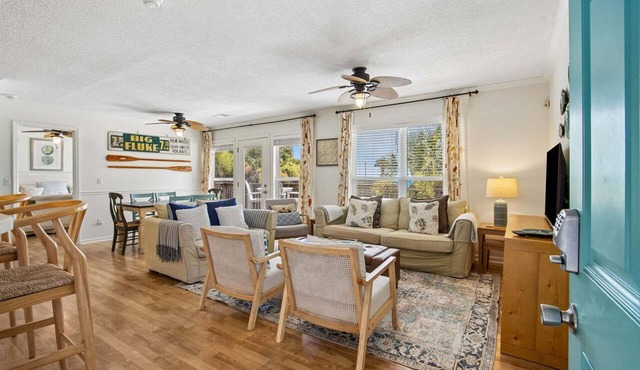 Recently redecorated and dog friendly. Oceanview and lots of parking which can be hard to find.
