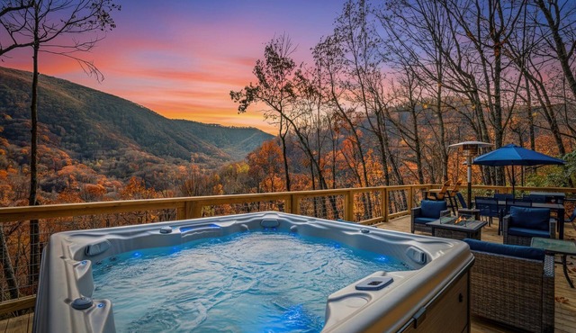 Relax at 4,000 ft: Hot Tub, Outdoor TV & Views