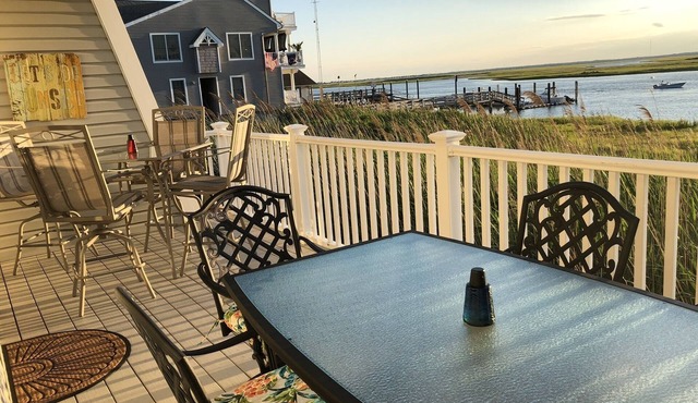 Relax in the Heart of Townsend Inlet, Amazing Views! 4BR 3.5Bath, dog friendly!