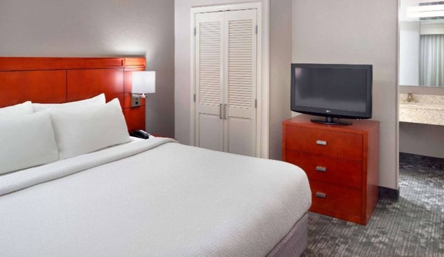 Relax & Recharge in North Atlanta – Convenient Hotel Stay for Leisure