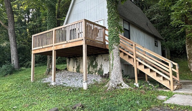 Relaxing 1 bedroom chalet 20 mins to Downtown Knoxville/University of Tennessee