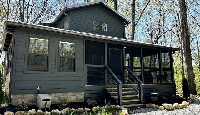 Relaxing Cabin Nestled Amidst Trees and Fire Pit Provided in Monteagle, Tennessee