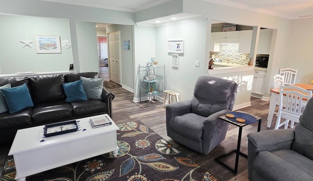Remodeled Beachwalk villa/beach locker/pool/8 min walk to beach in Shipyard