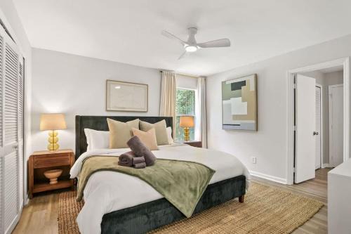 Renovated Cottage near Beach & City Dogs Welcome