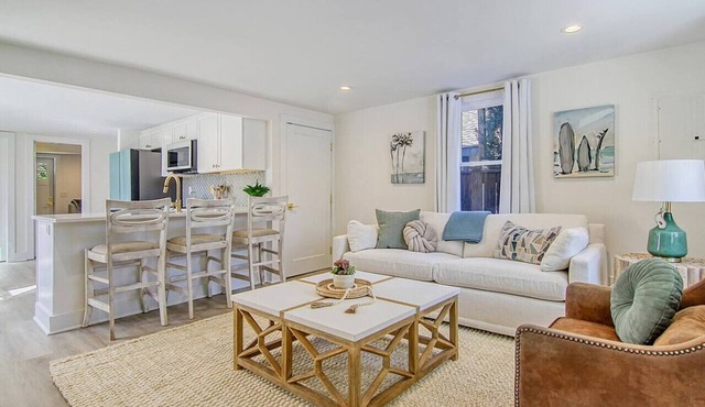 Renovated - Old Village - Close to Beach/Downtown