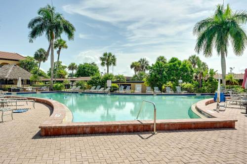 Resort-Style Naples Studio w/Marina Access!