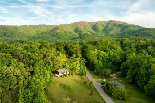 ResortPool, Views, PoolTable, Theater, HotTub, Firepit