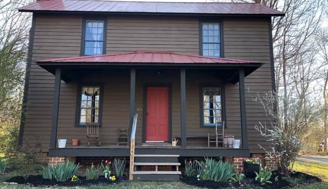 Restored 1880 Mill Home in Glencoe w/AC