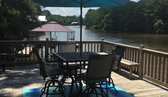 River front cabin on Caddo Lake /Big Cypress Bayou in Karnack