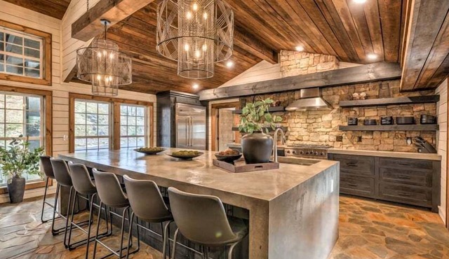 River Song- River Front | 1 Level | Outdoor Fireplace | Hot Tub