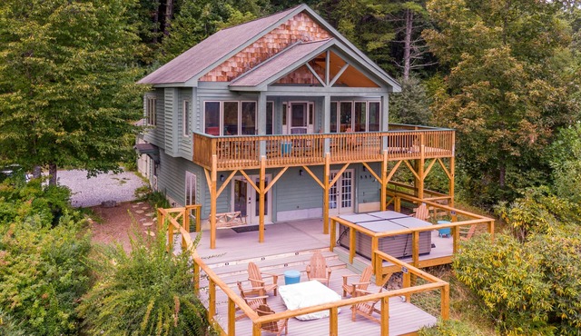 River View Retreat - 2BR on 2.3 acres. Hot Tub, Game Room, Great Views, Creek Access, Near New River