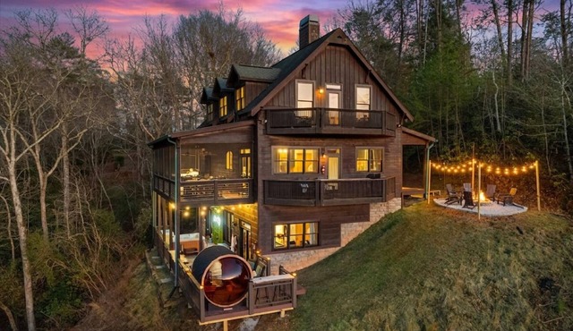 Riverfront & Mountain Views - Hot Tub, Sauna, Cold Plunge, Pickleball, Sleeps 16