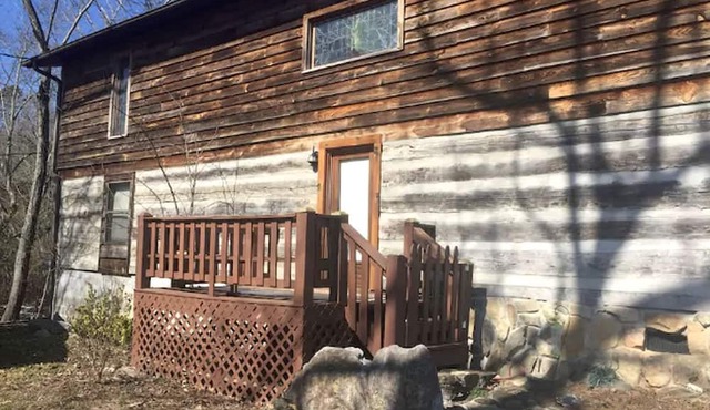 Romantic Suite Rental with Wi-Fi near the Mountains of Tremont, Tennessee