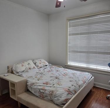 Room 3 with full size bed and 50" 4K TV in Grayson