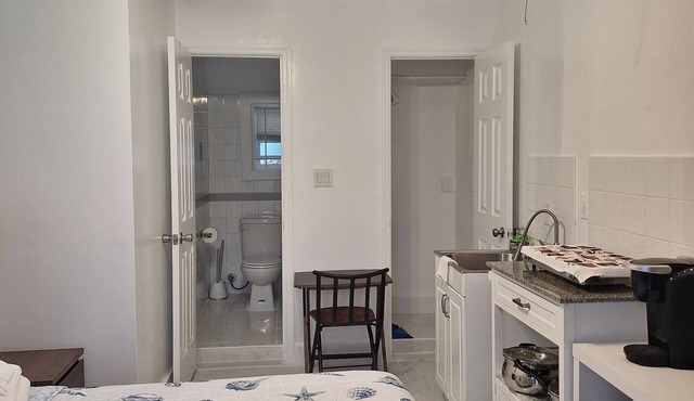 Room-private Studio Retreat in Vero Beac
