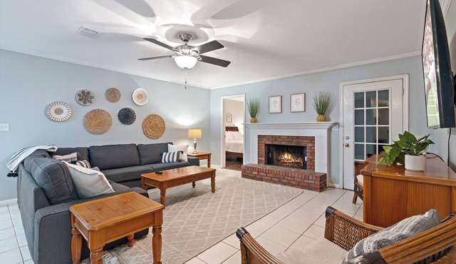 Roomy NE Tallahassee 4 BR King bed