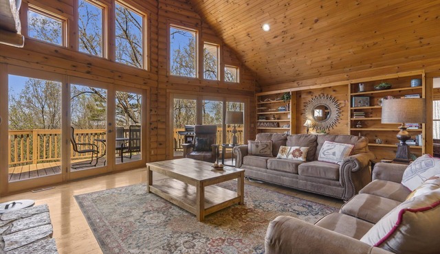 Rustic Lakeview Cabin Escape featuring Billiards, Free Daily Attraction Tickets & Close to Big Cedar