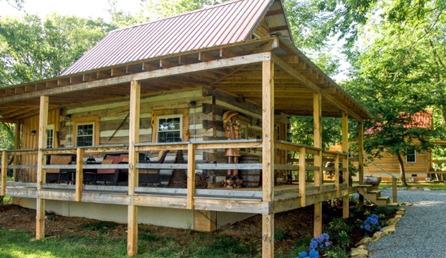 Rustic Log Cabin near South Boston, Virginia