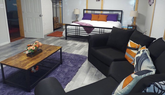 Rustic Woodland Getaway Mins from Downtown Atlanta