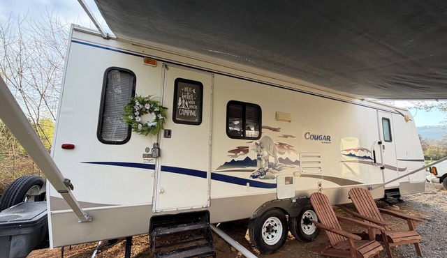 Rv with 1 Bedrooms, and sofa bed Full Kitchen, Dining Area & Modern Bathroom”