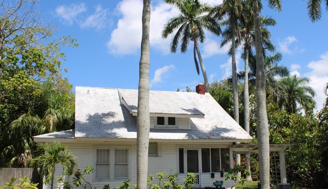Salty Beaches! Centrally Located. Perfect Getaway!