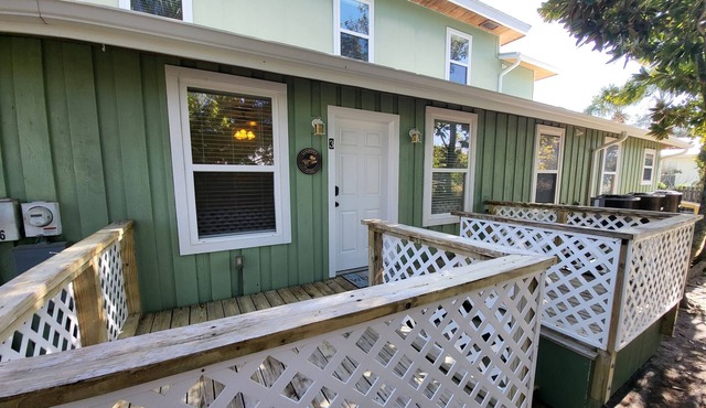 Sandpiper Wing * 1st Flr * Downtown * Clean