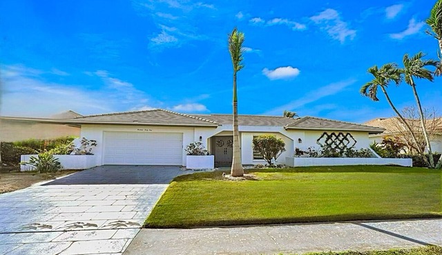 Sandy Feet Retreat- Waterfront home with Private heated pool/southern exposure
