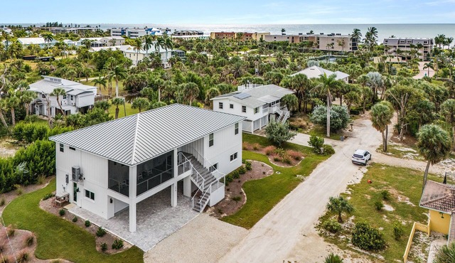 Sanibel! 4bd/3ba 5bds 1-min walk to private beach!