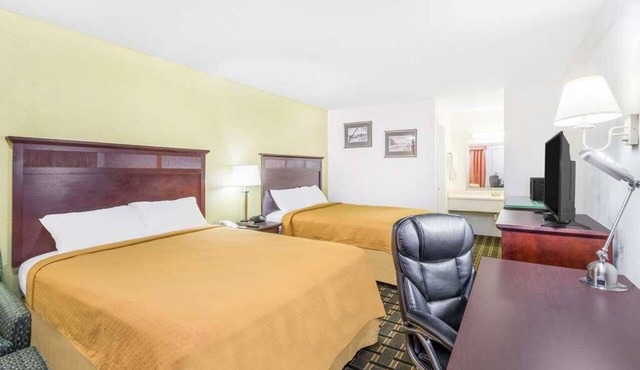 Scenic Chattanooga Escape Near Rock City and Ruby Falls Attractions